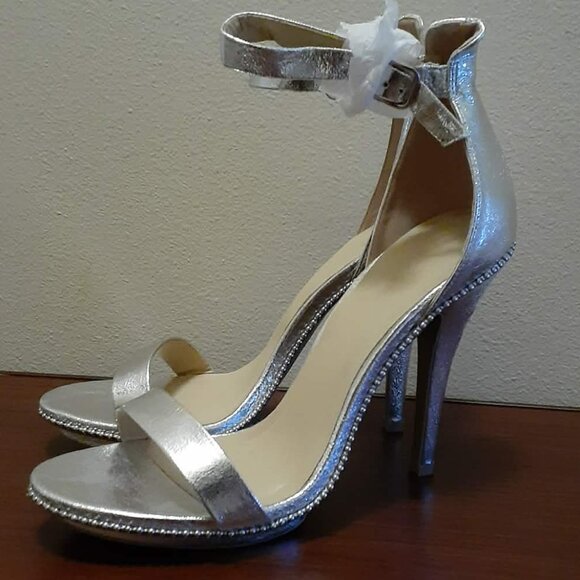Charlotte Russe Women's Silver Heel Shoes - Picture 2 of 6